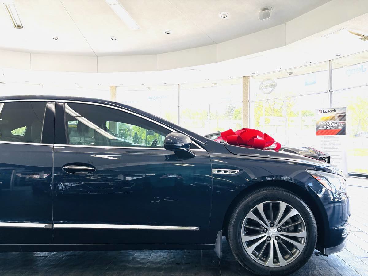 Used 2017 Buick LaCrosse Premium w/ Sights and Sounds Package FWD image 3