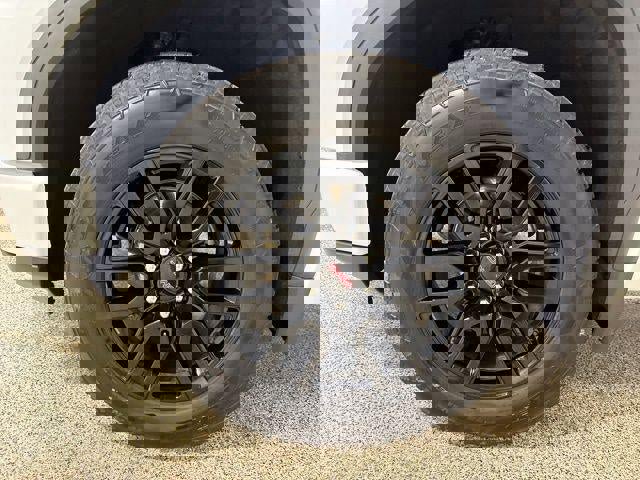 Used 2025 GMC Sierra 1500 Elevation image 34