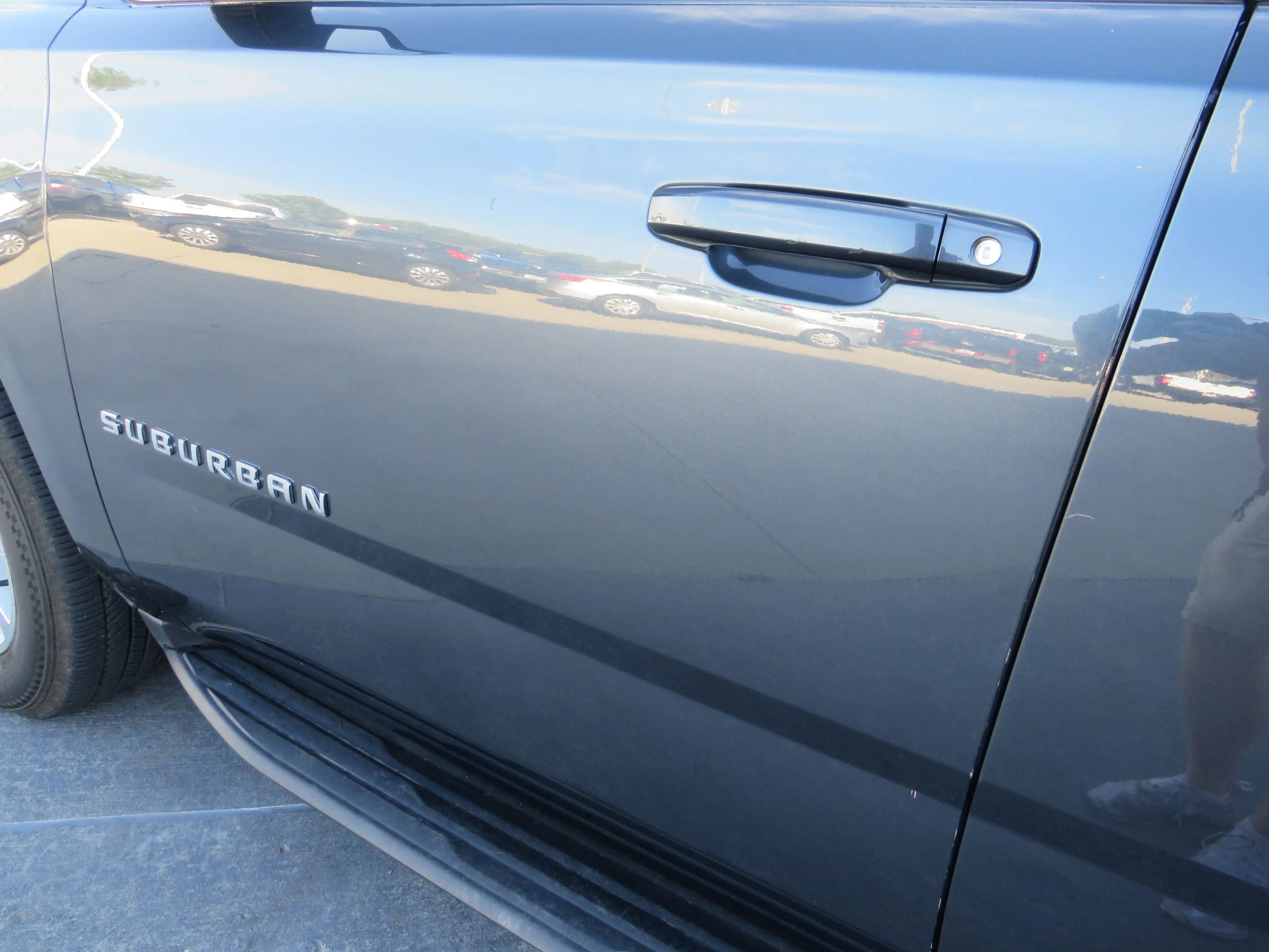Used 2020 Chevrolet Suburban LT AWD/4WD image 29