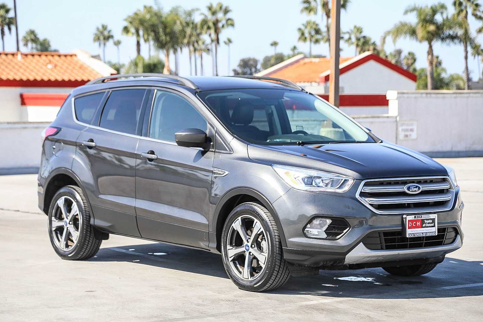 Used 2018 Ford Escape SEL FWD image 4