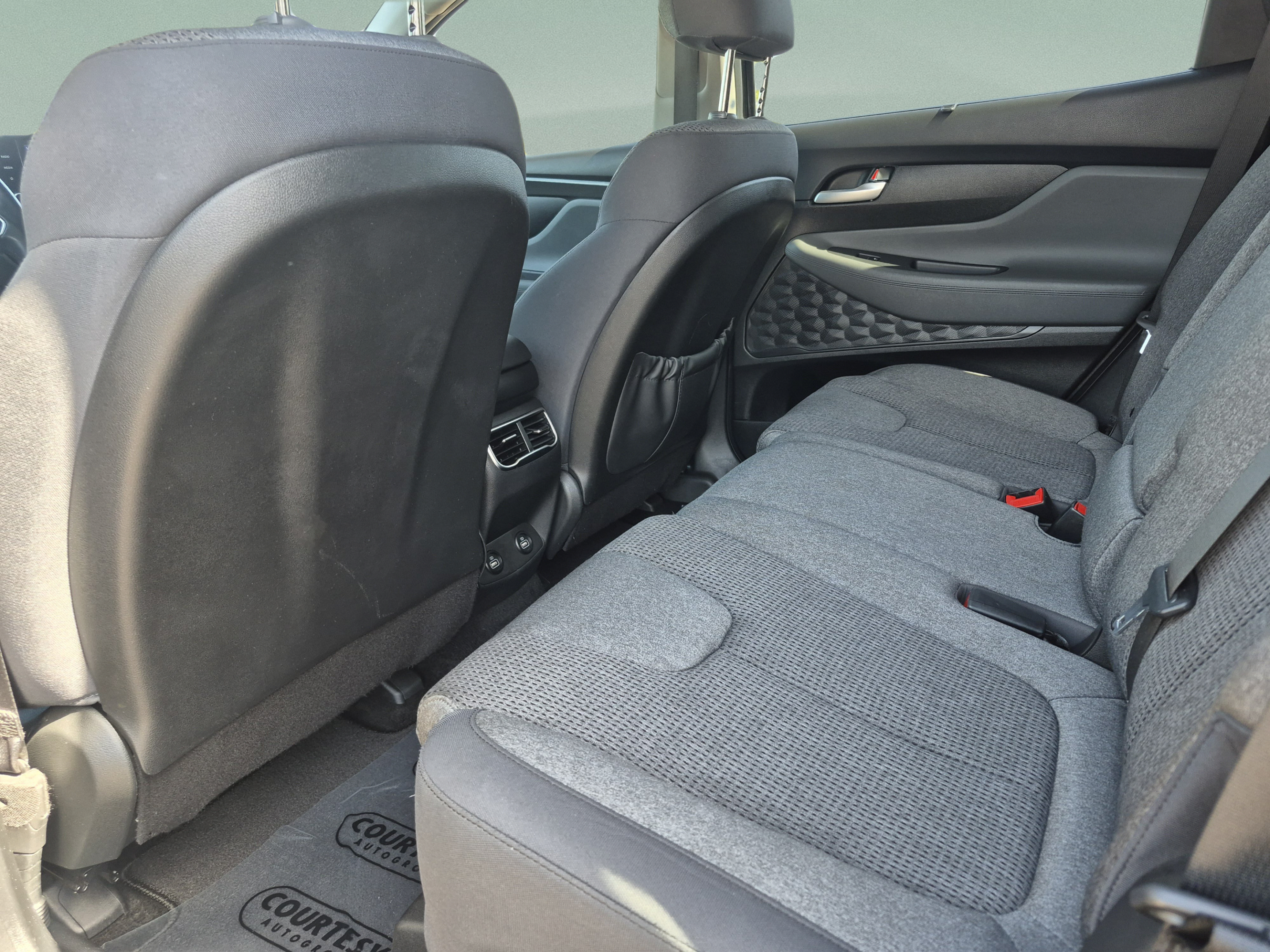 Certified 2022 Hyundai Santa Fe SEL w/ Convenience Package FWD image 16