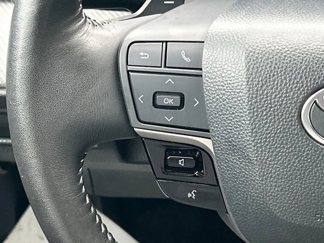 Used 2025 Toyota Camry SE AWD/4WD image 56