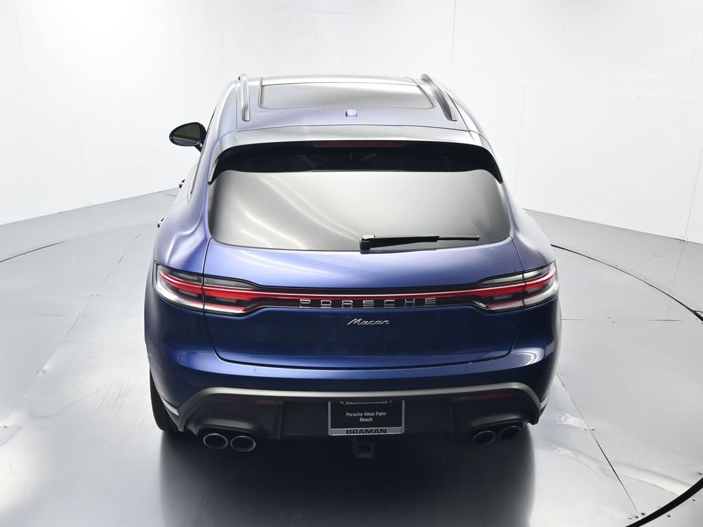 Certified 2025 Porsche Macan AWD/4WD image 36