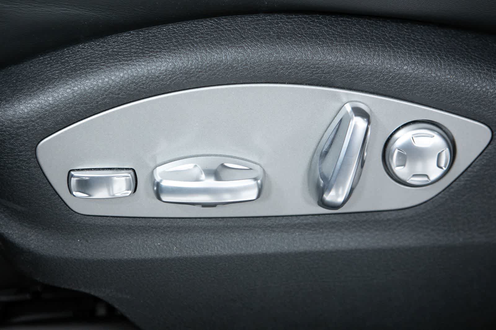 Certified 2026 Porsche Macan image 24