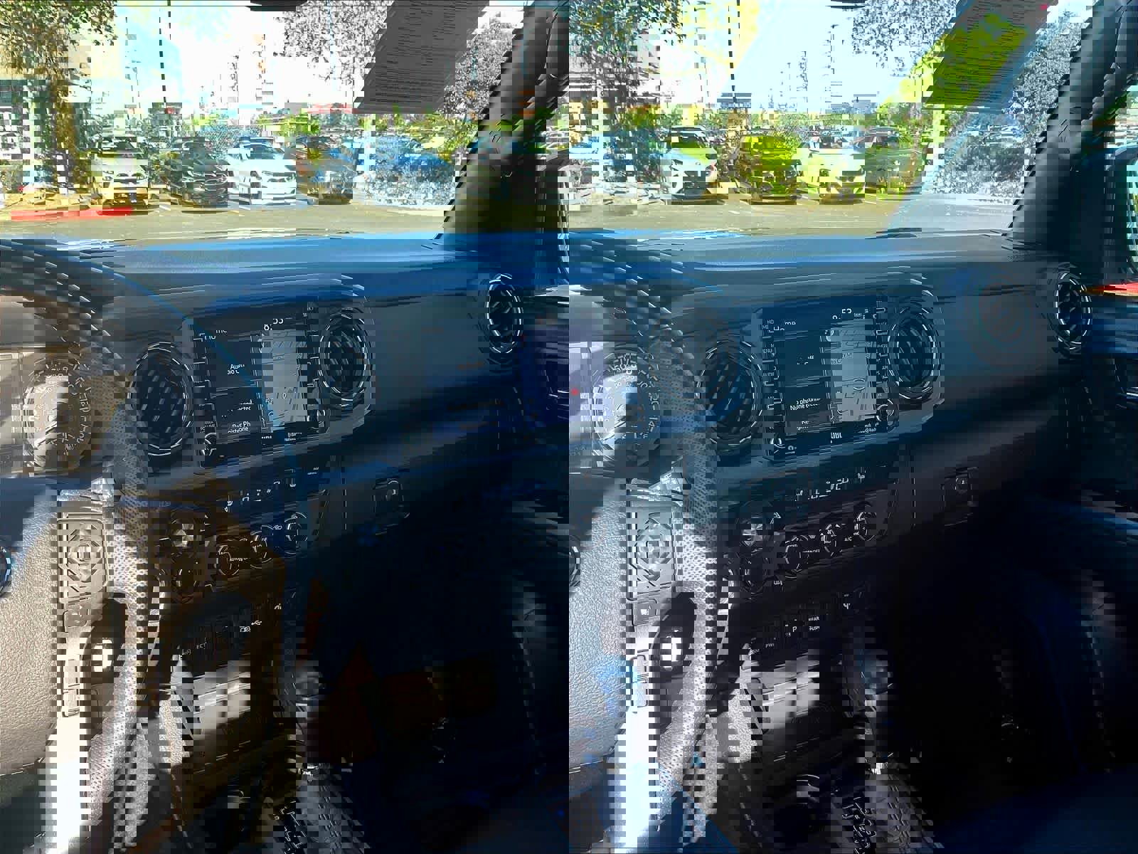 Used 2022 Toyota Tacoma TRD Off-Road w/ TRD Premium Off Road Package image 8