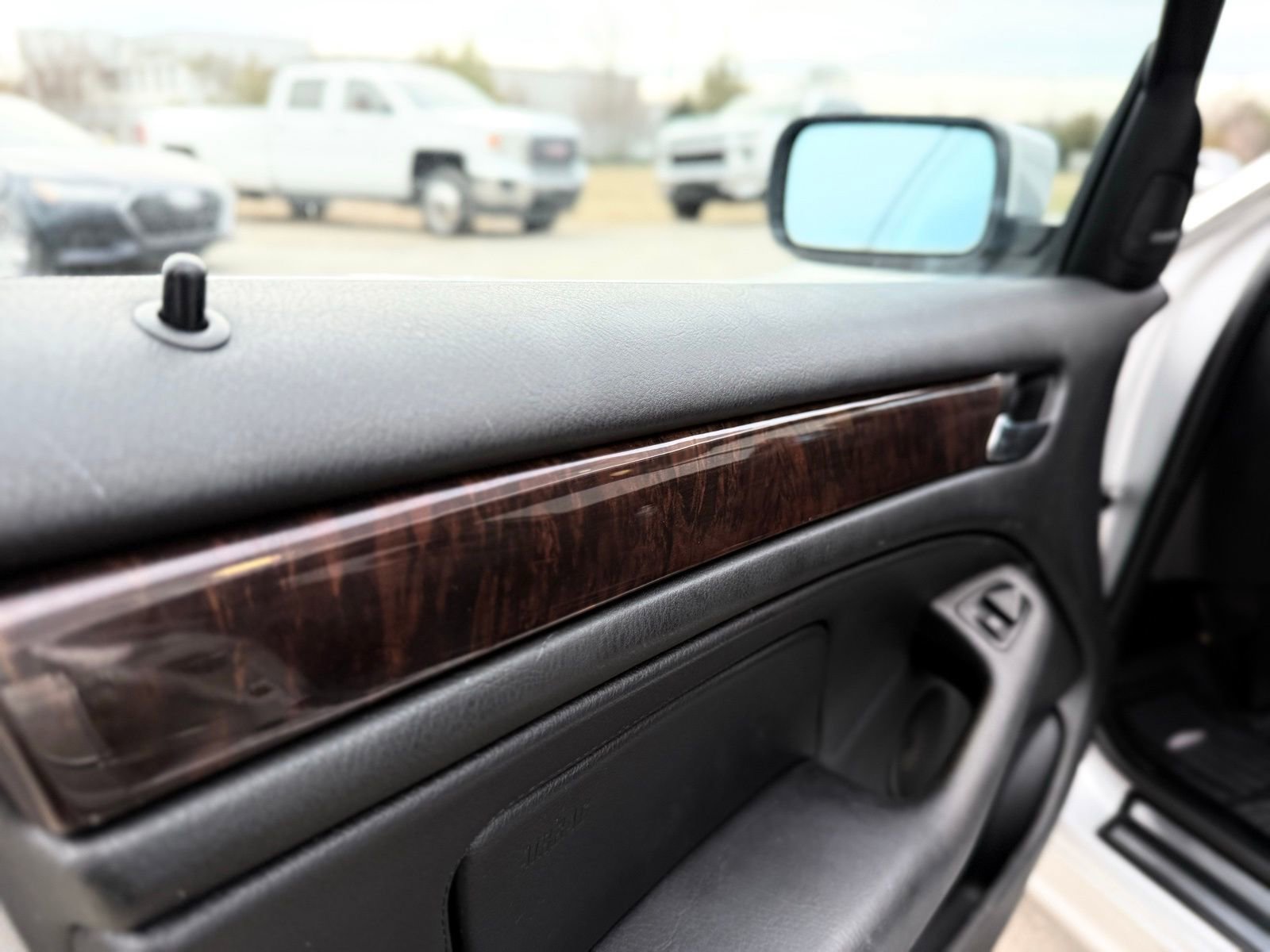 Used 2005 BMW 330xi Sedan image 16