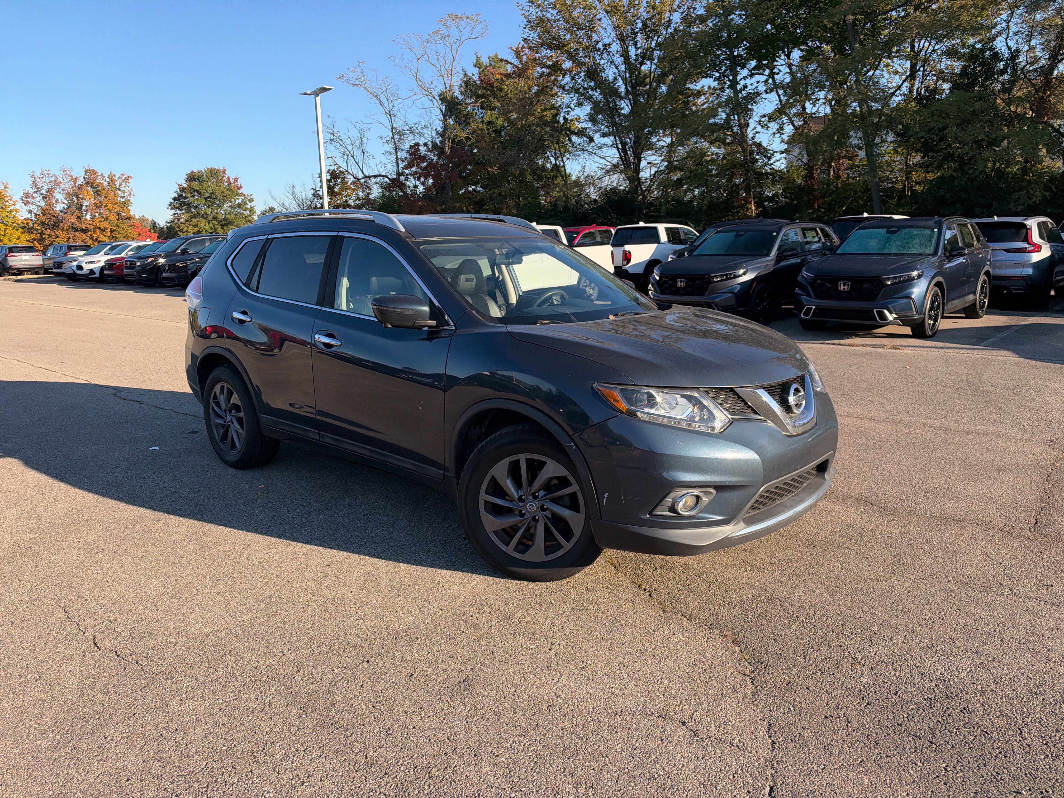 Used 2016 Nissan Rogue SL w/ SL Premium Package AWD/4WD image 14