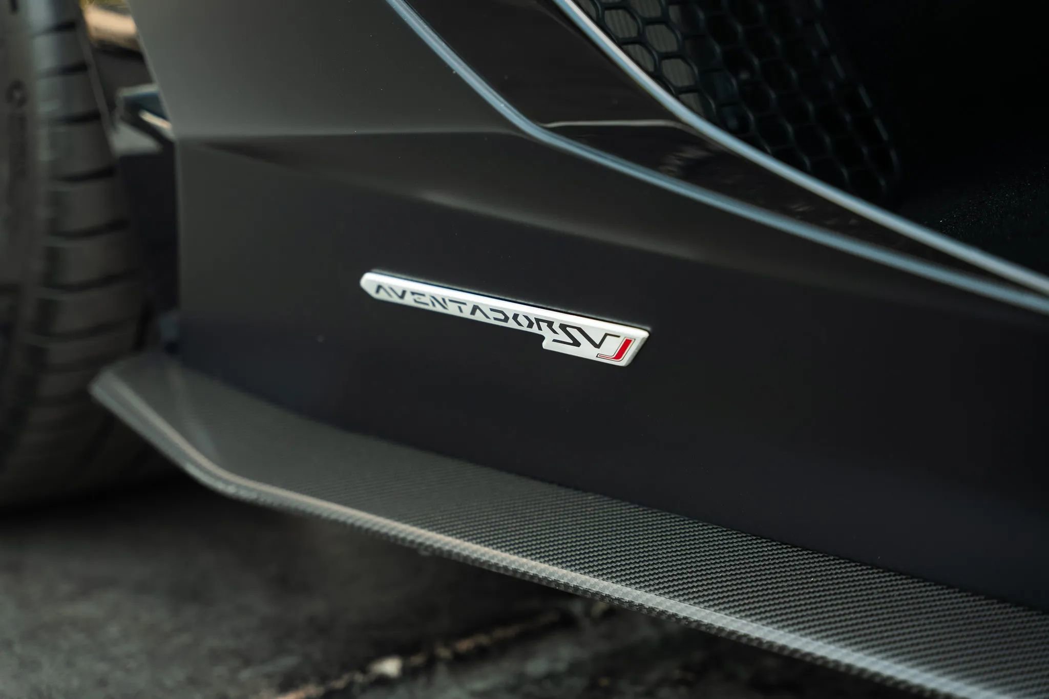 Used 2019 Lamborghini Aventador SVJ AWD/4WD image 21