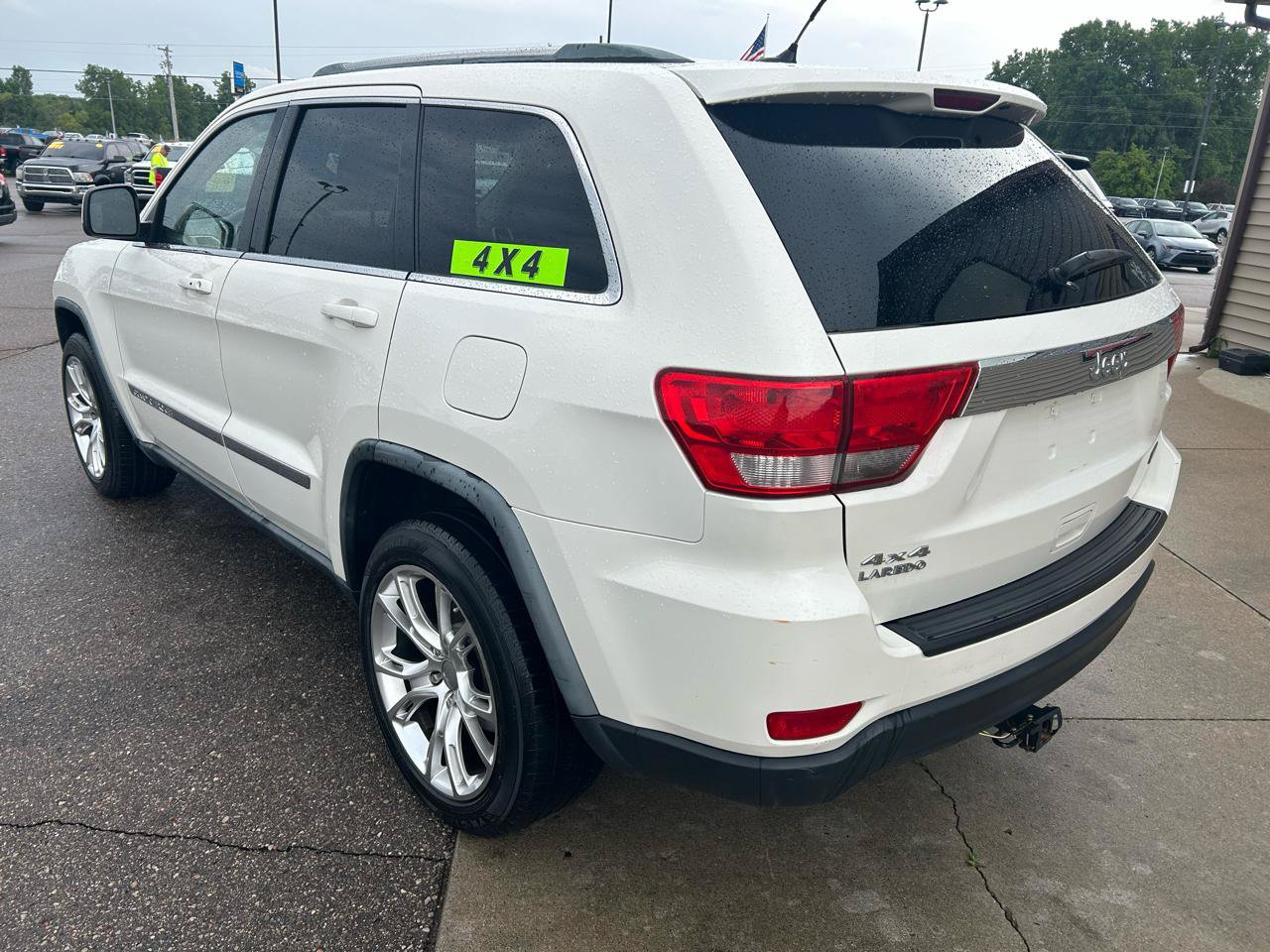 Used 2011 Jeep Grand Cherokee Laredo AWD/4WD image 7