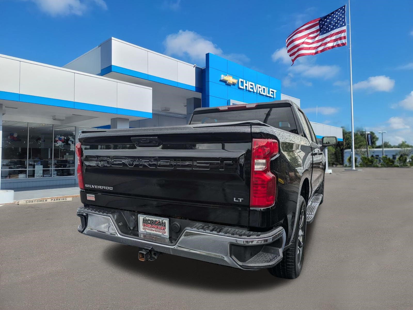 Used 2024 Chevrolet Silverado 1500 LT RWD image 3