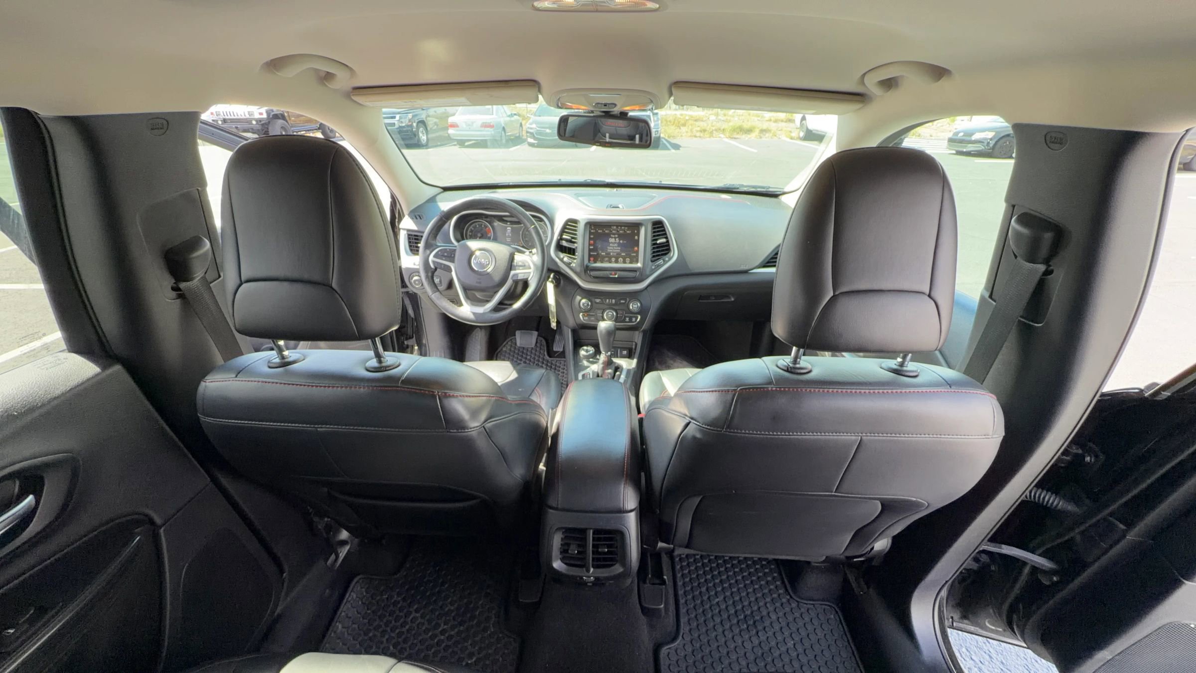Used 2016 Jeep Cherokee Trailhawk w/ Leather Interior Group AWD/4WD image 13
