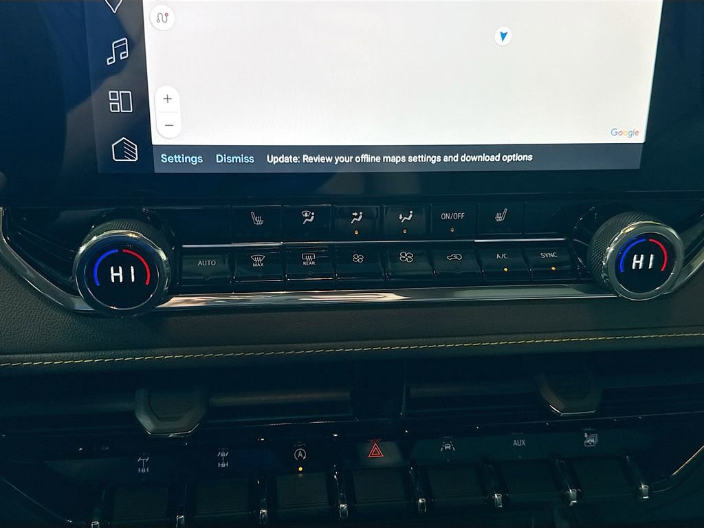 Used 2024 Chevrolet Colorado ZR2 w/ Technology Package AWD/4WD image 16