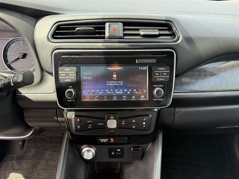 Used 2018 Nissan Leaf SV w/ Protection Package FWD image 19