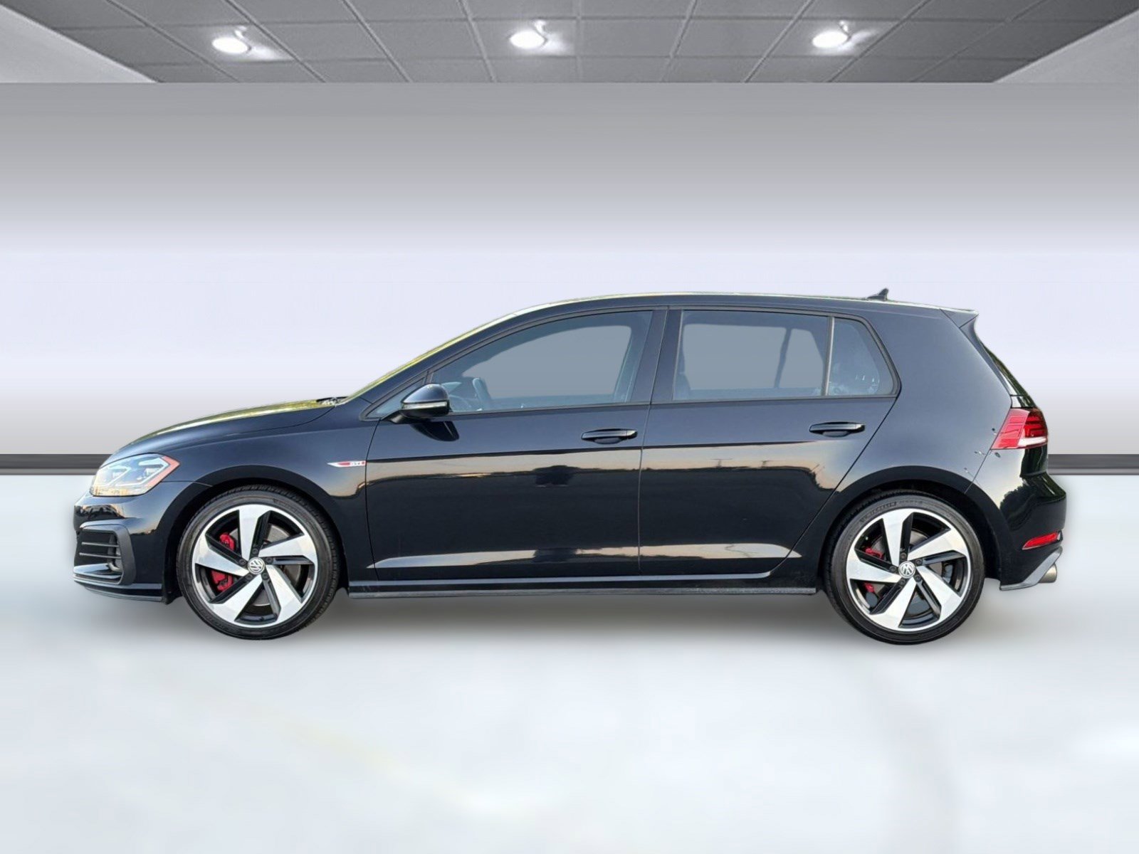 Used 2018 Volkswagen GTI SE w/ SE Leather Package FWD image 2