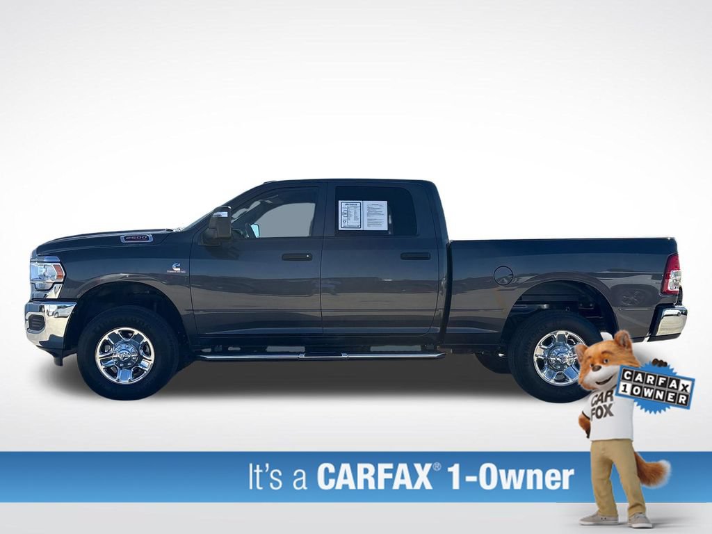 Used 2024 RAM 2500 Tradesman w/ Chrome Appearance Group AWD/4WD image 3
