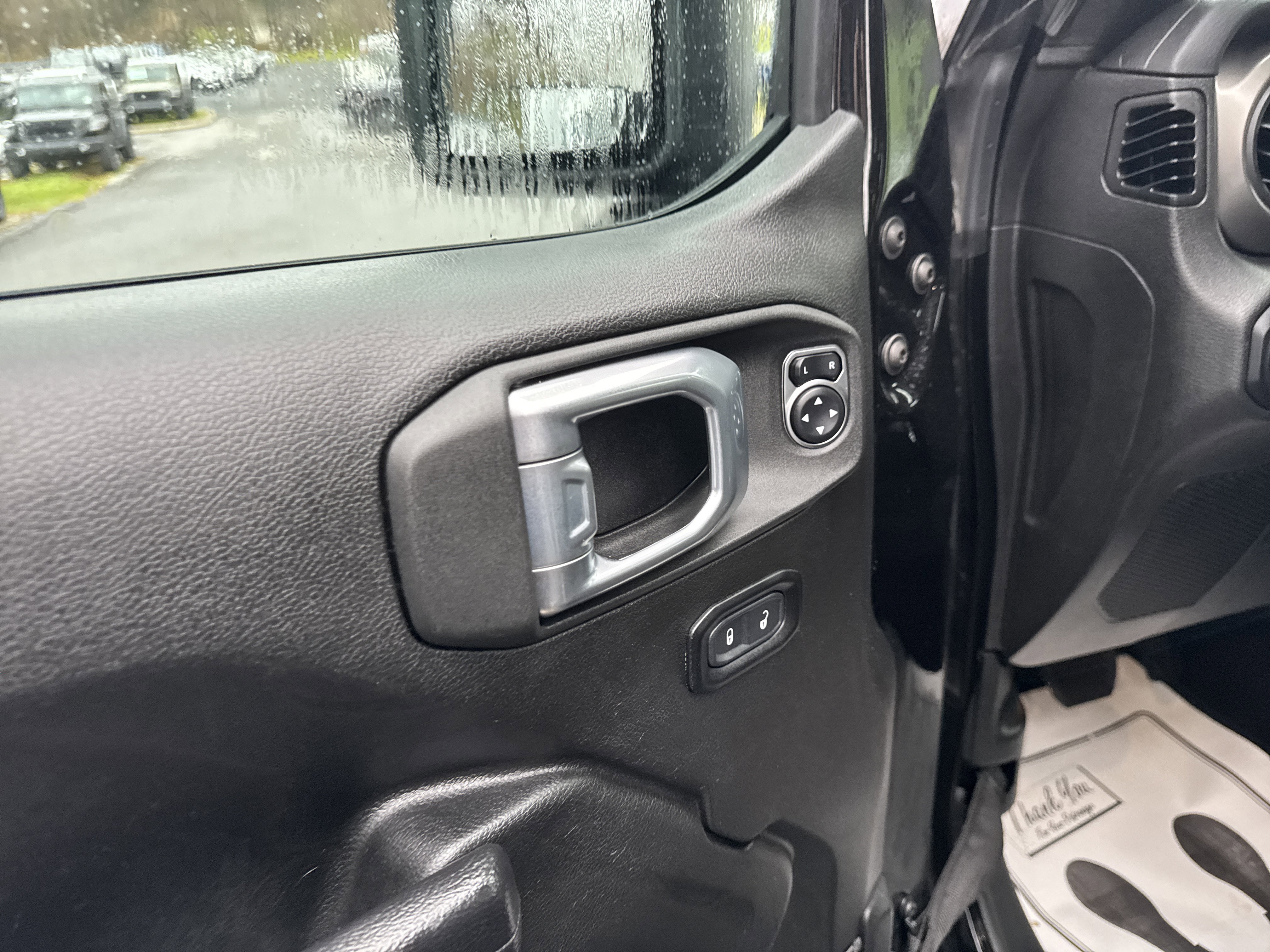 Used 2022 Jeep Gladiator Sport image 16