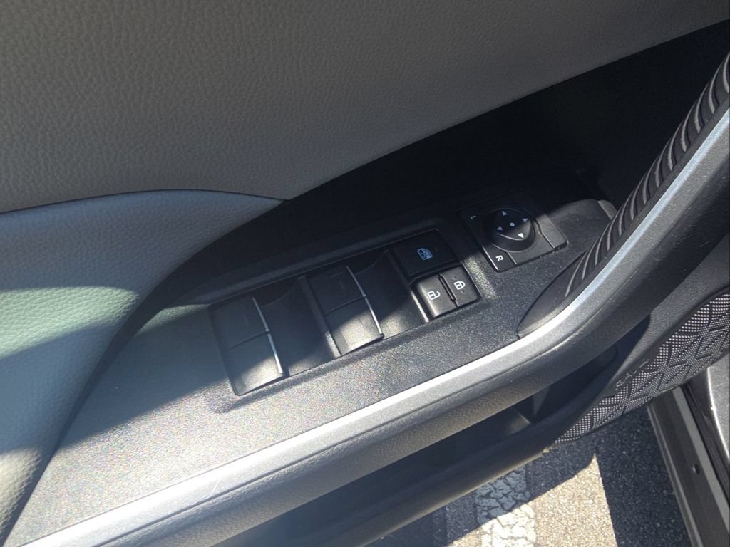 Used 2024 Toyota RAV4 XLE AWD/4WD image 25
