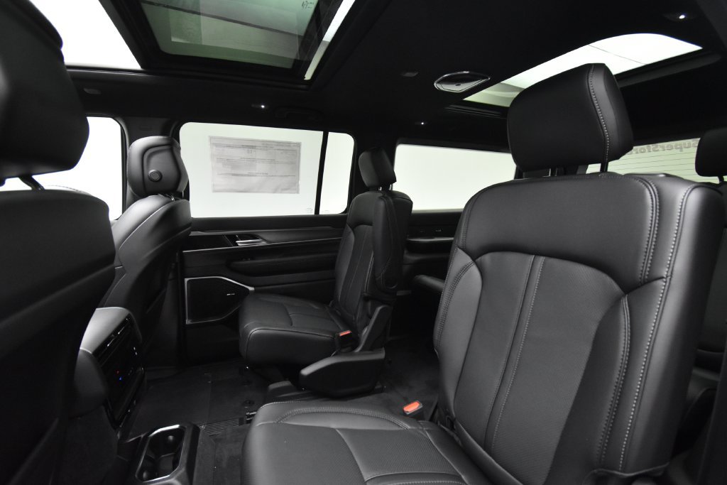 New 2027 Jeep Grand Wagoneer 4WD image 37