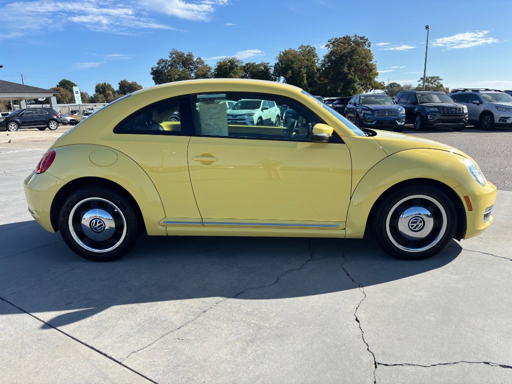 Used 2012 Volkswagen Beetle 2.5 FWD image 3