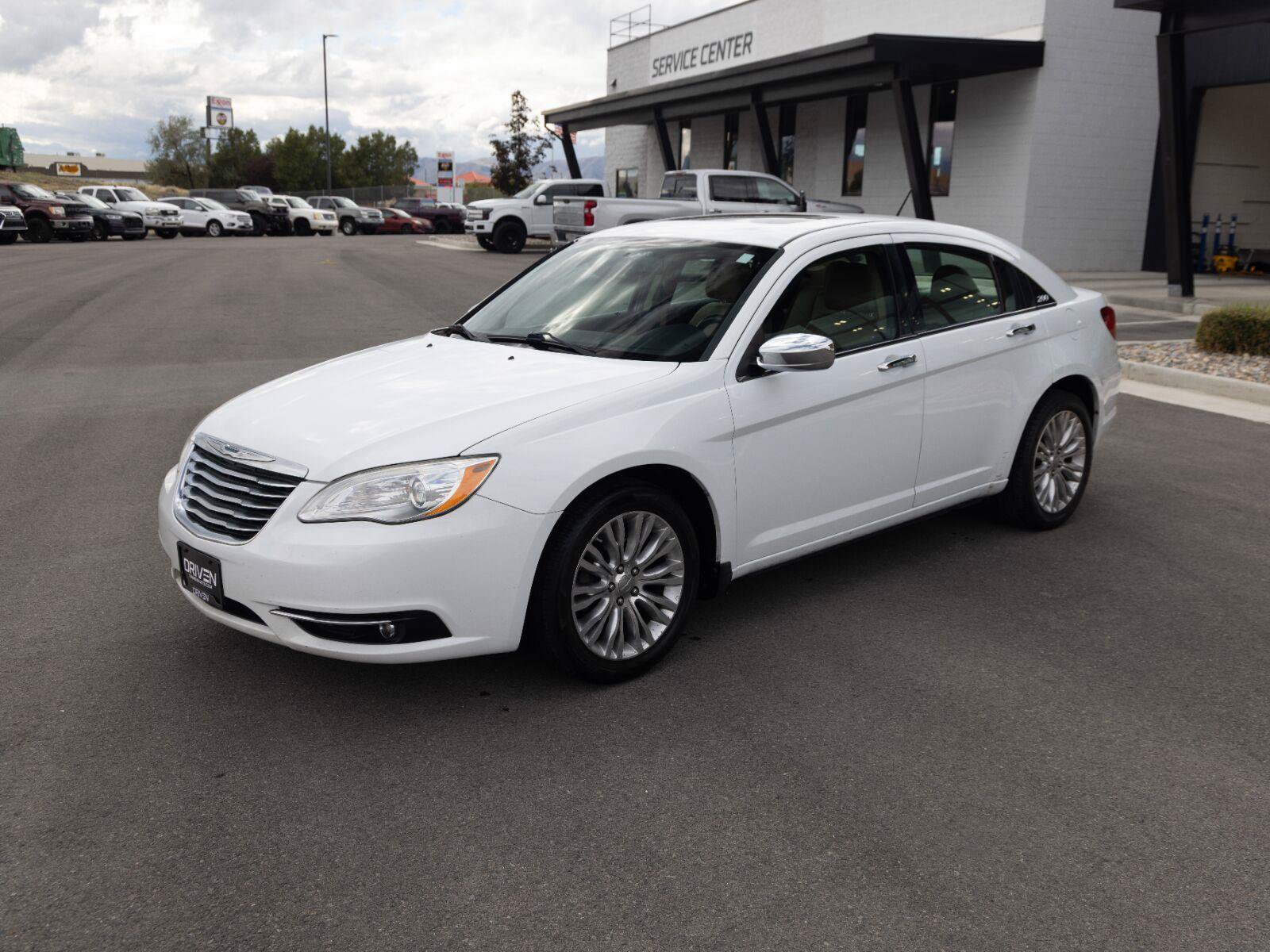 Used 2012 Chrysler 200 Limited FWD image 4