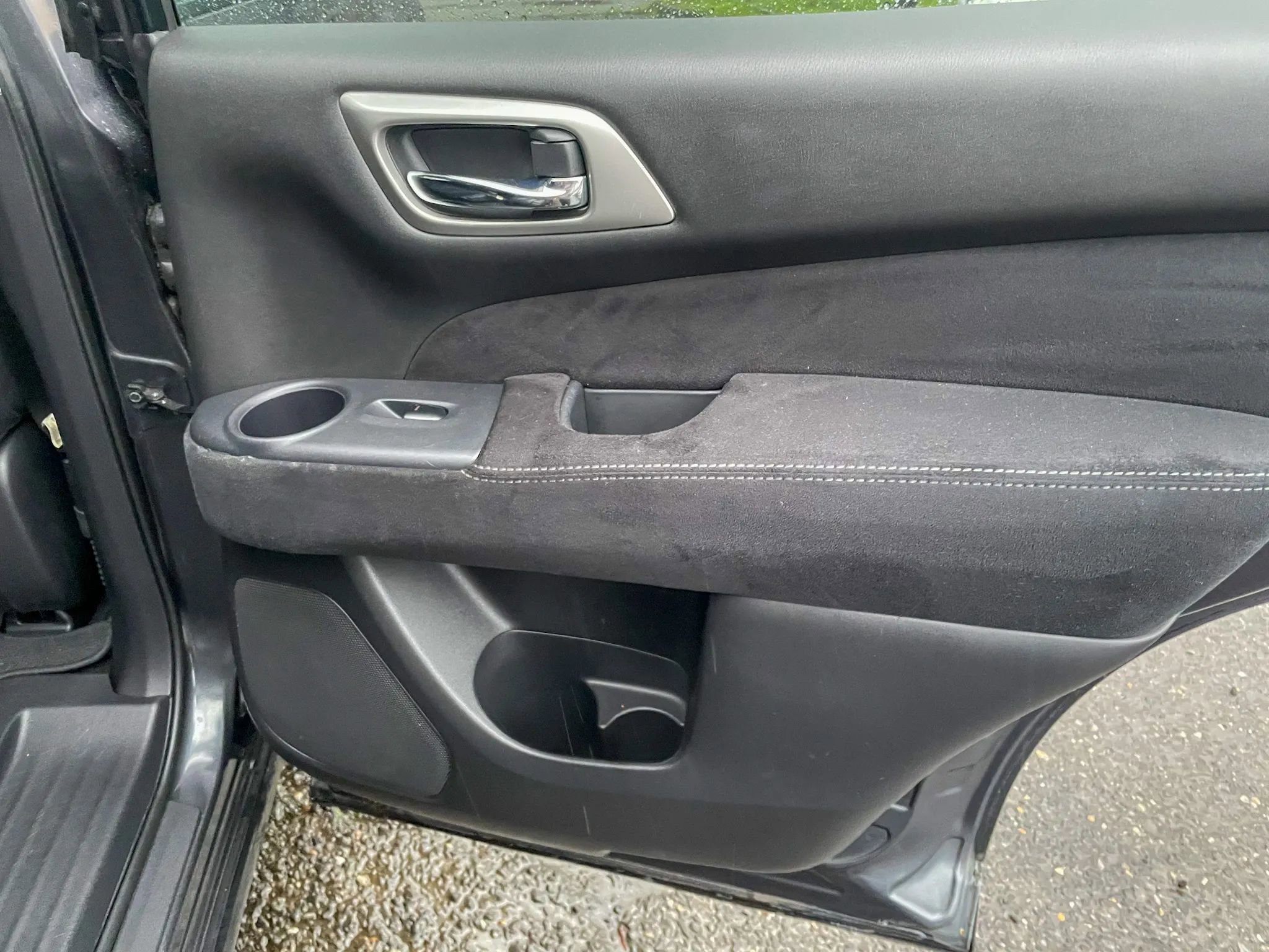 Used 2014 Nissan Pathfinder S image 30