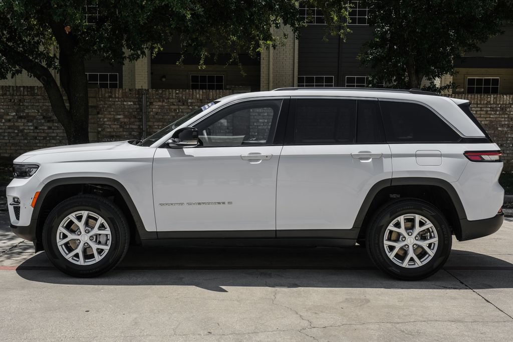 Used 2023 Jeep Grand Cherokee Limited RWD image 21
