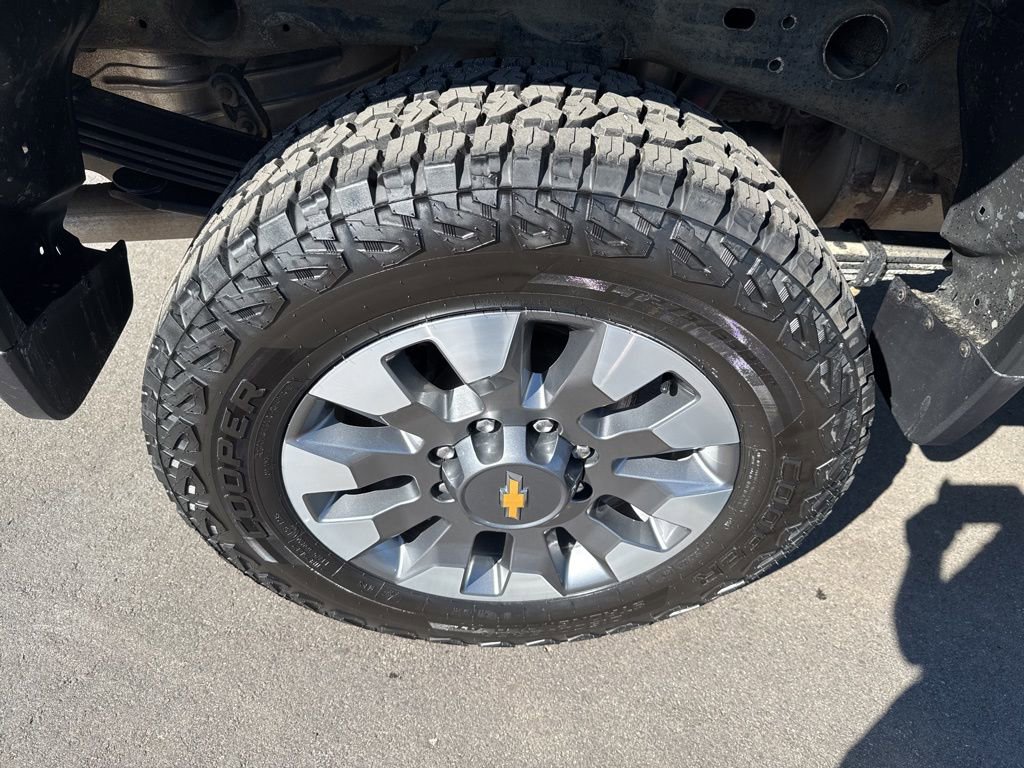 Used 2024 Chevrolet Silverado 2500 Custom w/ Custom Convenience Package image 12