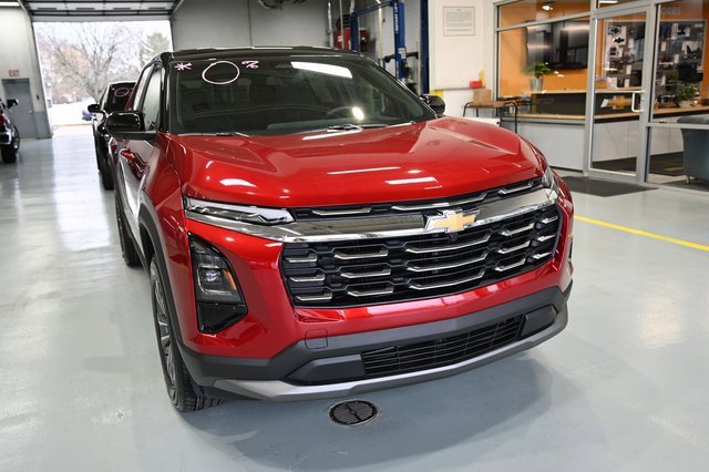 New 2026 Chevrolet Equinox LT image 3