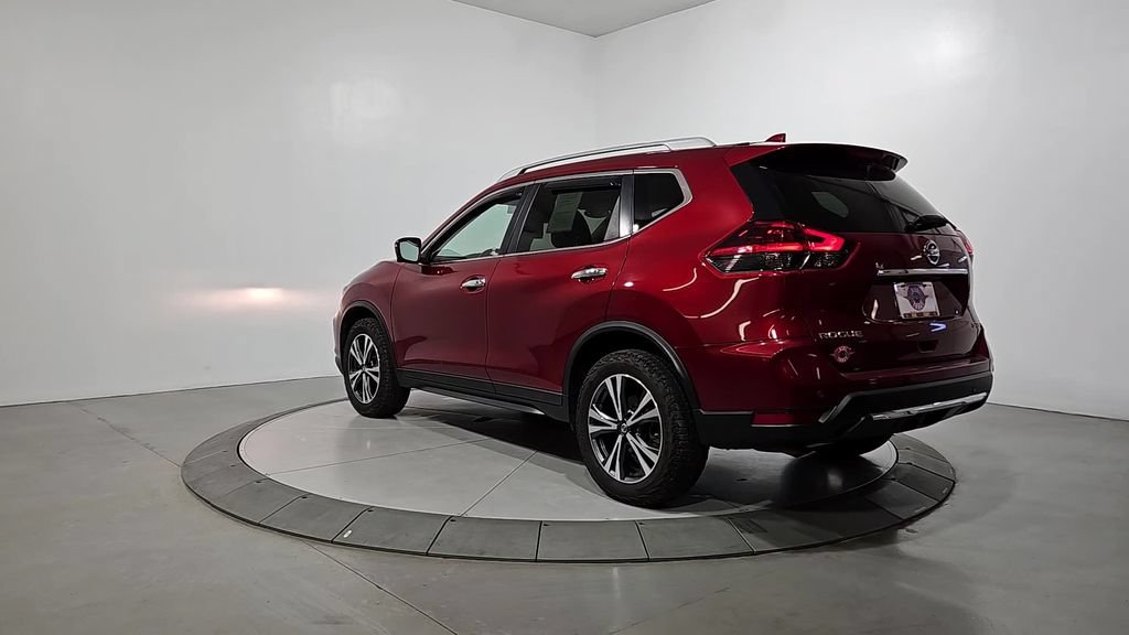 Used 2019 Nissan Rogue SV w/ Sun & Sound Touring Package AWD/4WD image 3