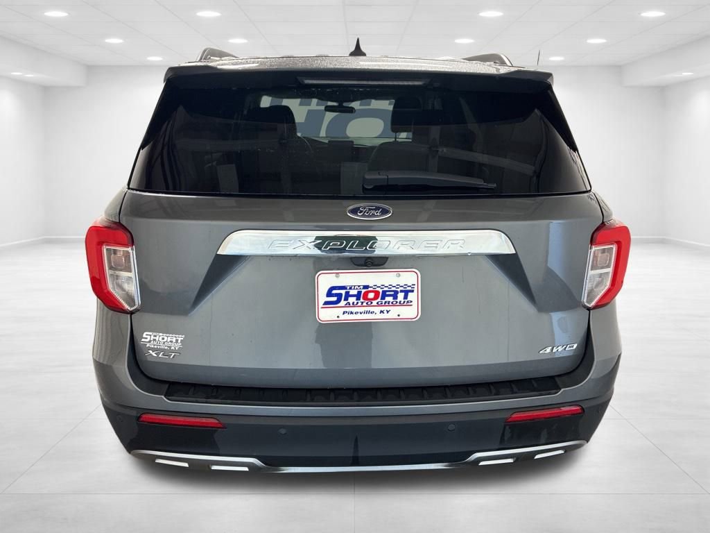 Used 2023 Ford Explorer XLT w/ Equipment Group 202A image 5