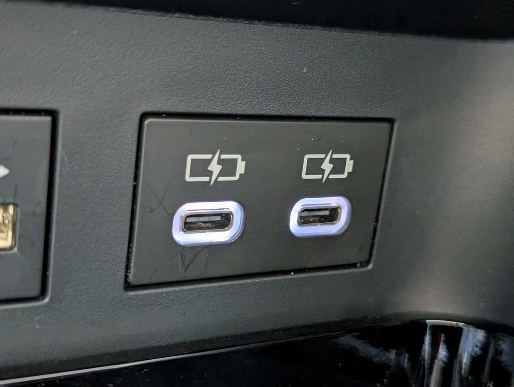 Used 2025 Toyota Camry XLE image 27