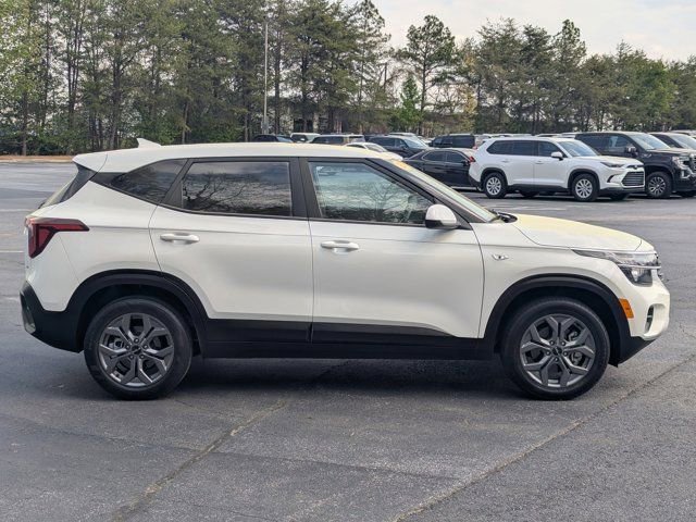 Used 2024 Kia Seltos LX AWD/4WD image 8