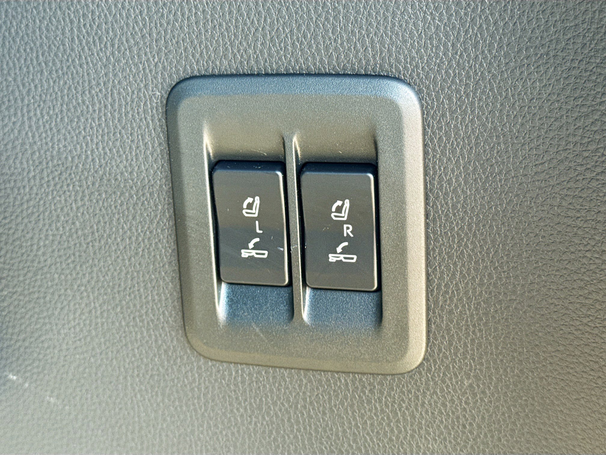 Used 2024 Lexus GX 550 w/ Accessory Package (Z1) image 13