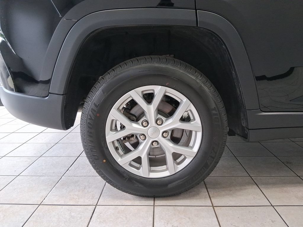 Used 2023 Jeep Grand Cherokee Limited AWD/4WD image 46