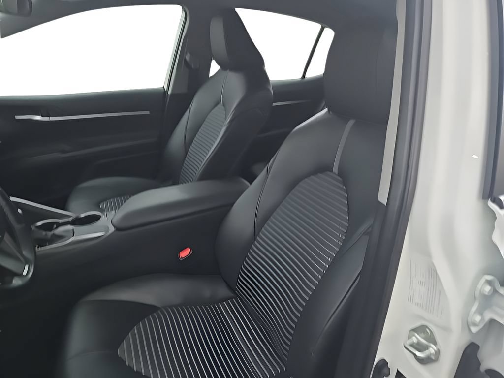 Used 2023 Toyota Camry SE FWD image 13