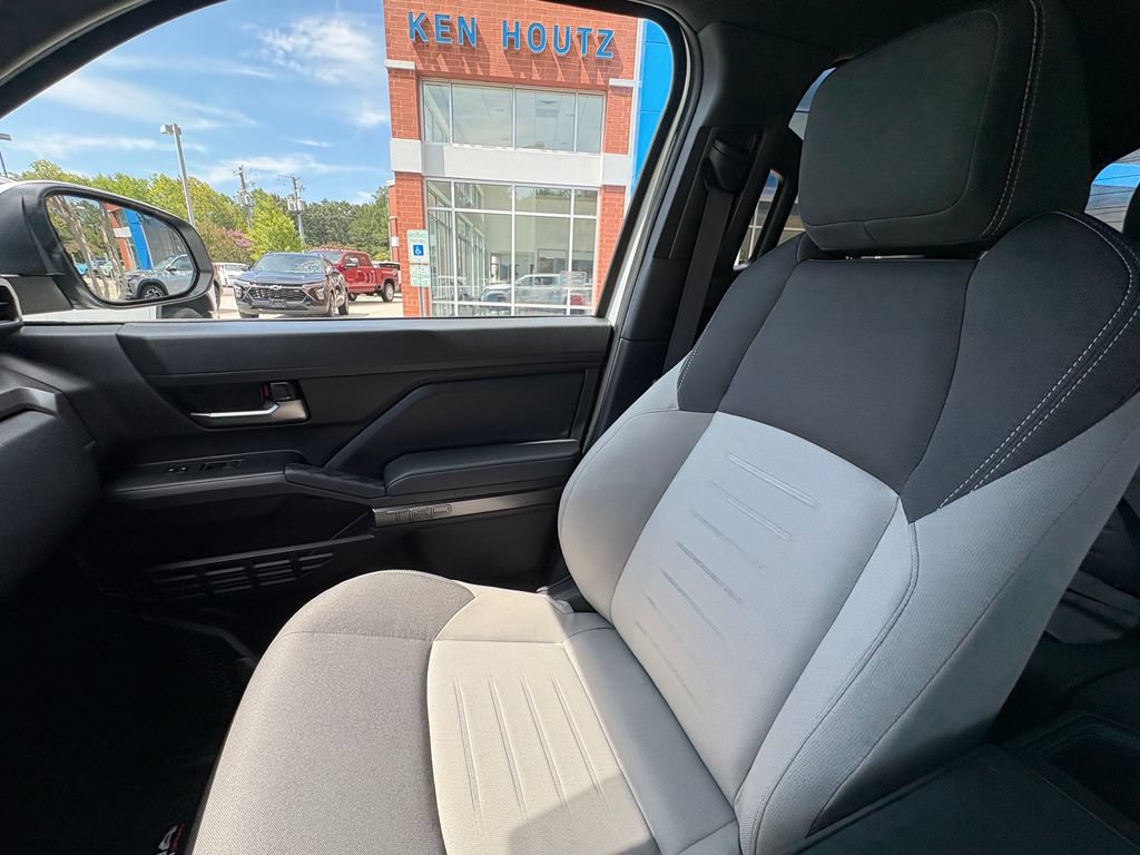Used 2024 Toyota Tacoma TRD Sport AWD/4WD image 12