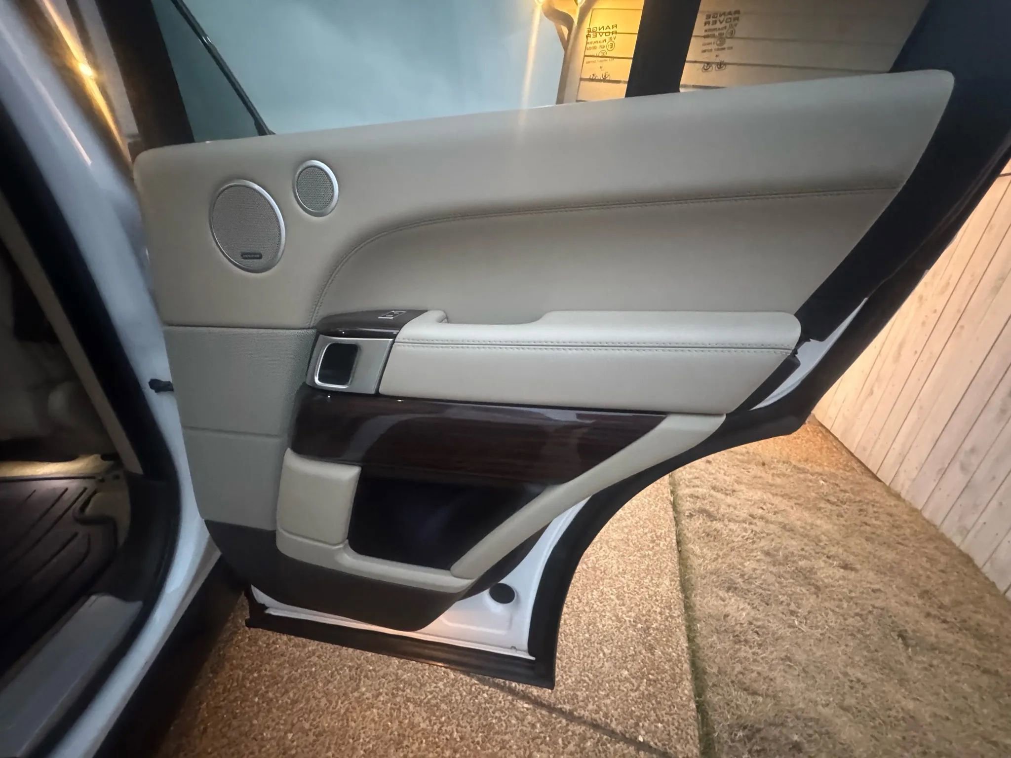 Used 2016 Land Rover Range Rover image 27