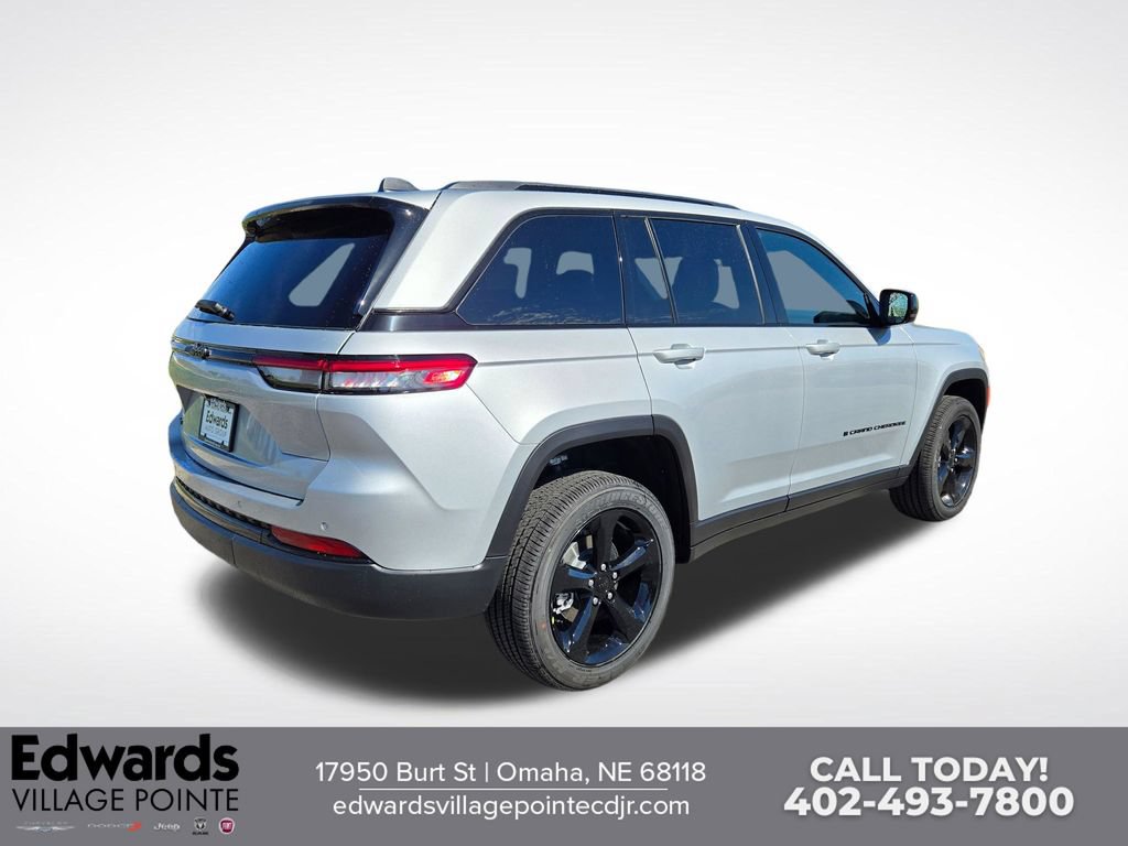 New 2025 Jeep Grand Cherokee Altitude AWD/4WD image 3