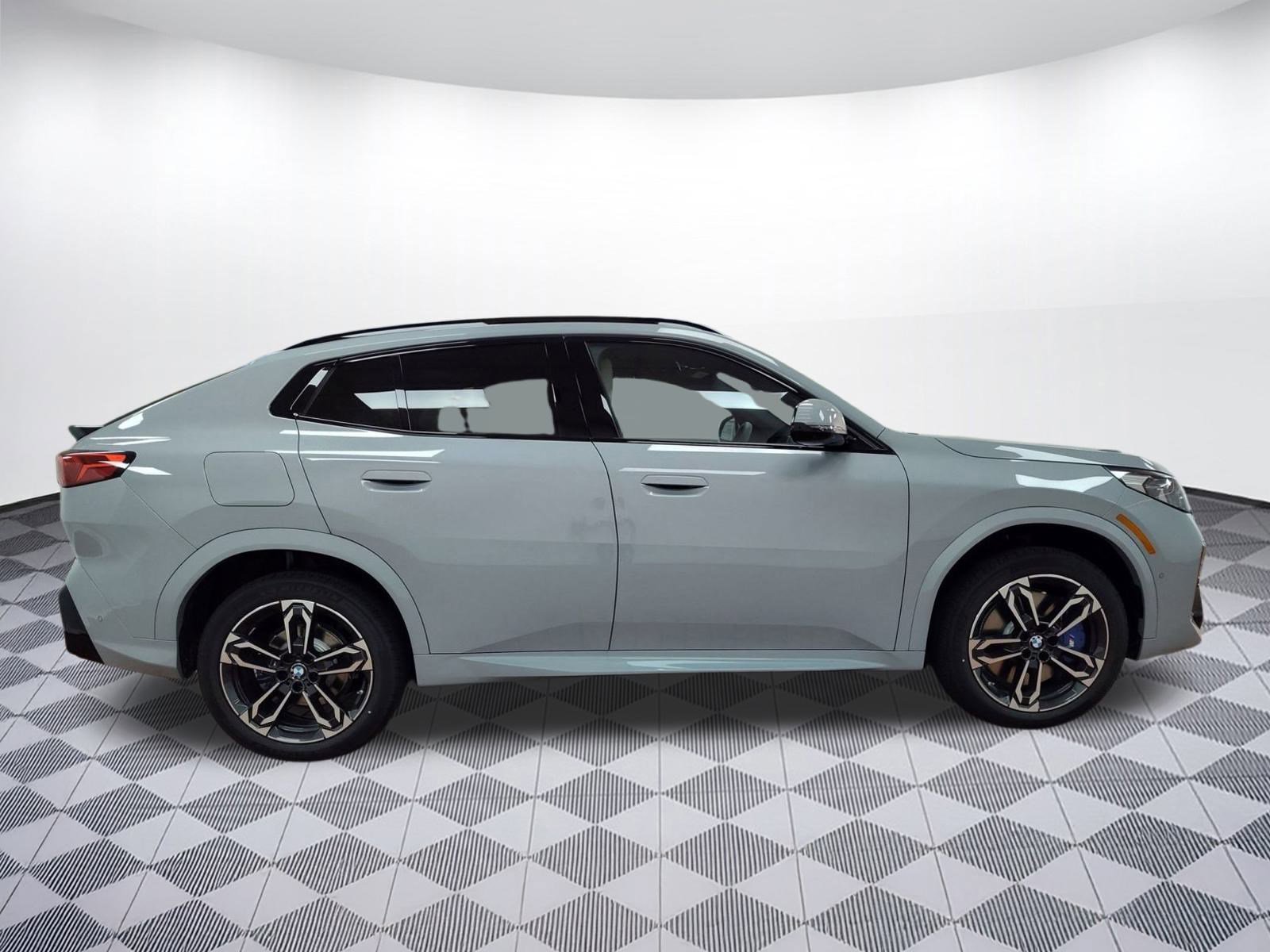 Used 2025 BMW X2 xDrive28i w/ Premium Package image 8