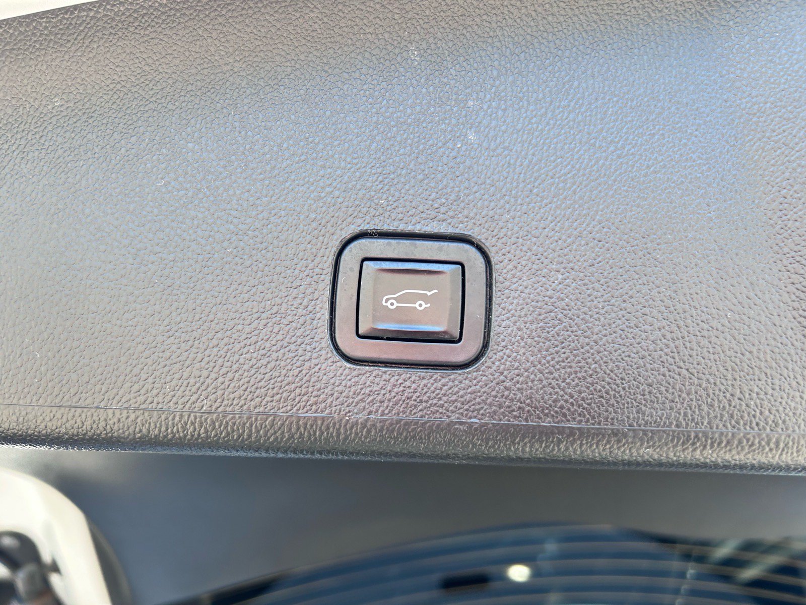 Used 2016 Cadillac SRX Premium w/ Driver Assist Package AWD/4WD image 17
