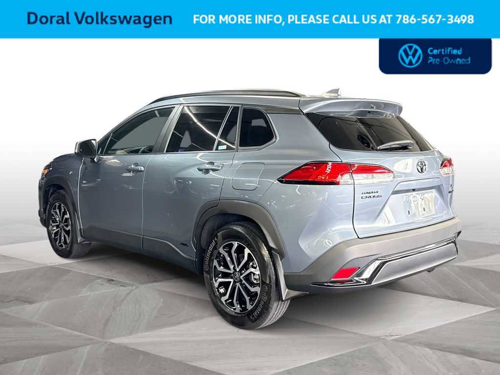Used 2024 Toyota Corolla Cross SE image 6