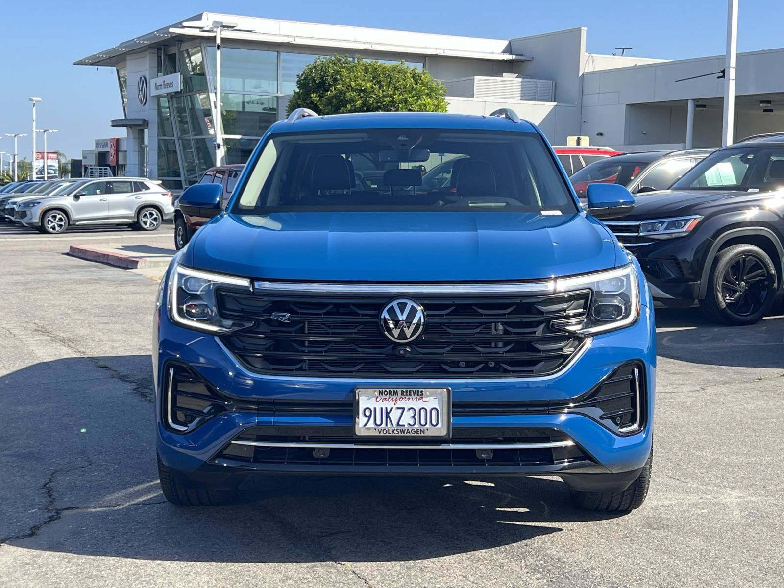 Certified 2025 Volkswagen Atlas SEL Premium R-Line AWD/4WD image 4