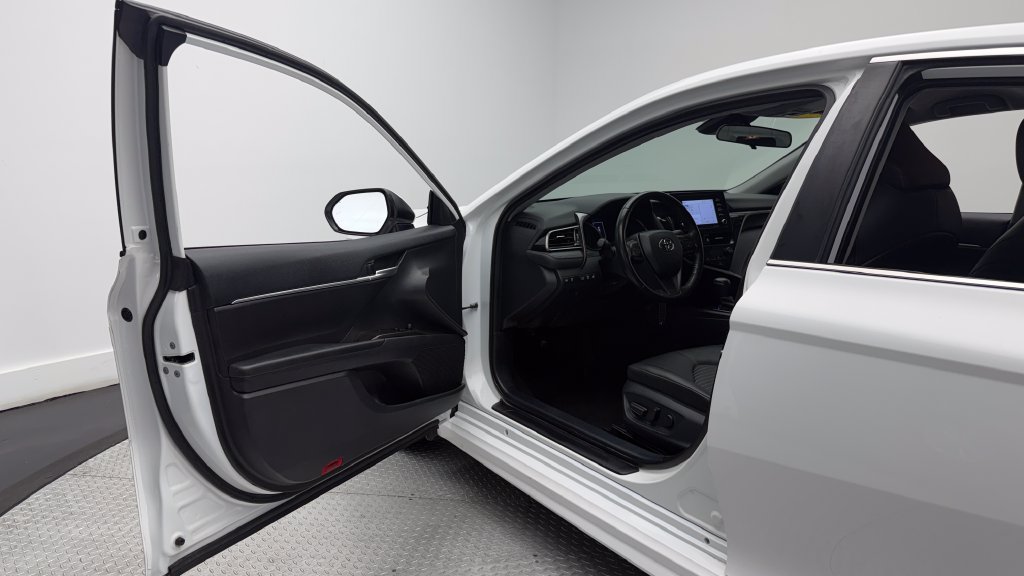 Certified 2024 Toyota Camry SE w/ Cold Weather Package FWD image 15