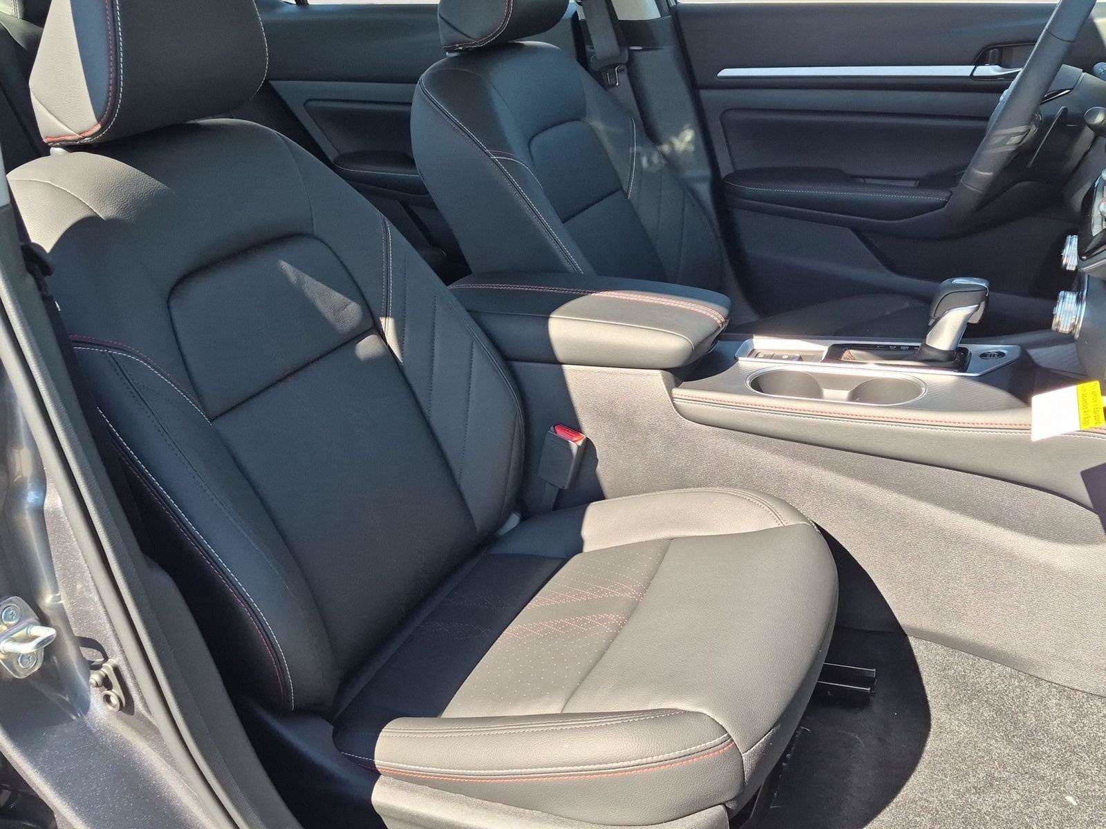 New 2026 Nissan Altima 2.5 SR w/ SR Premium Package FWD image 17