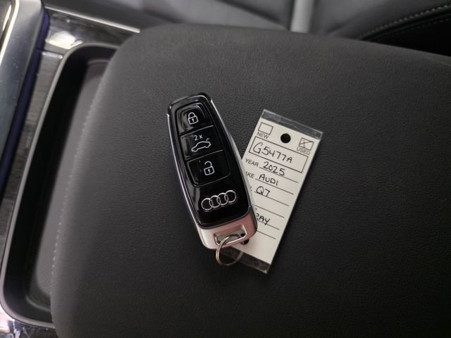 Used 2025 Audi Q7 2.0T Premium image 24