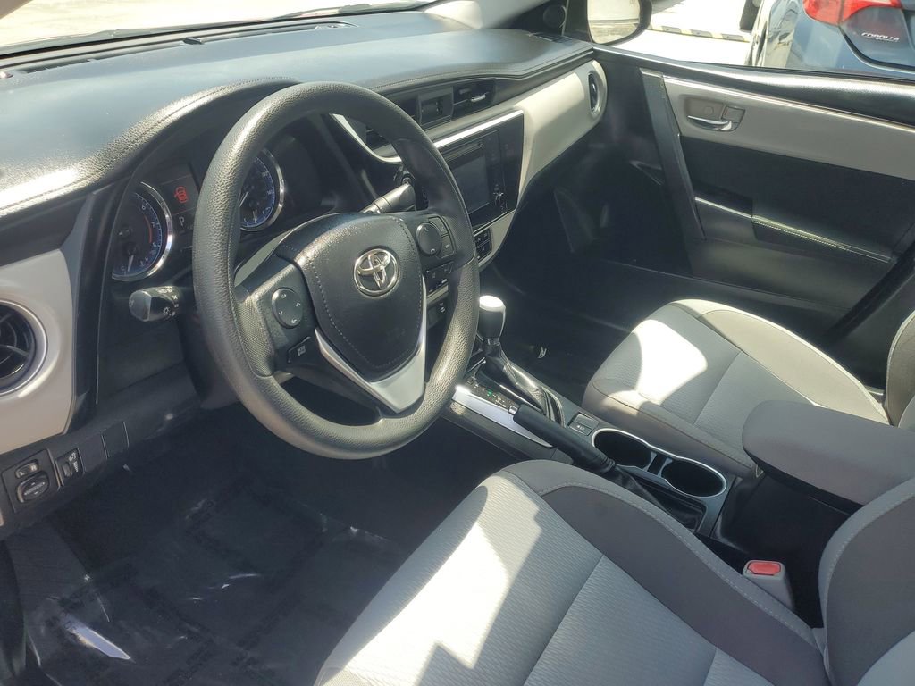 Used 2018 Toyota Corolla LE FWD image 14