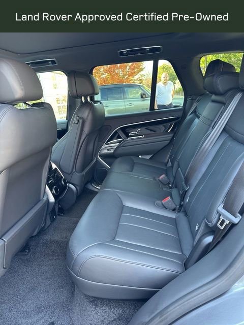 Used 2025 Land Rover Range Rover SE image 11