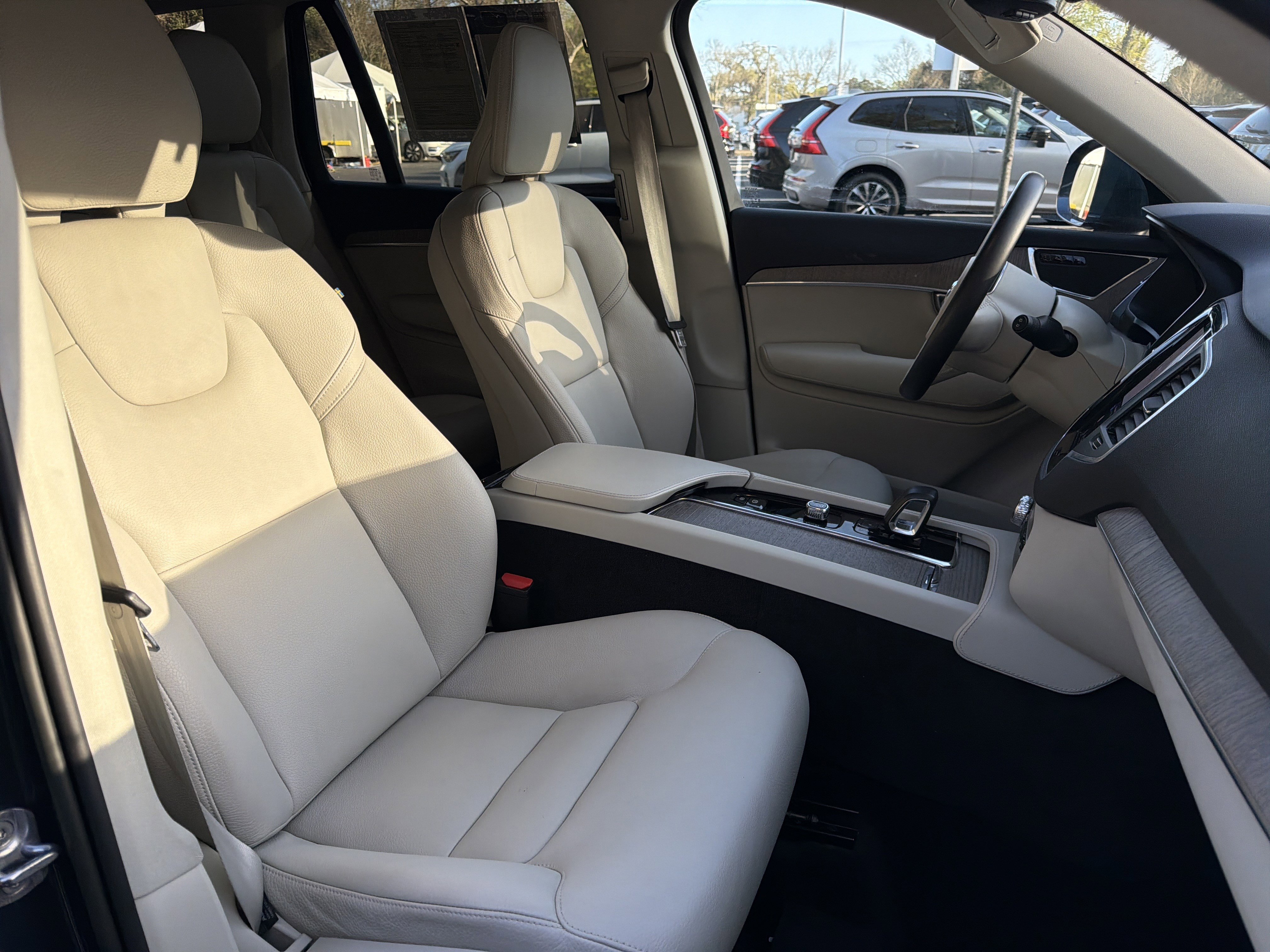 Certified 2023 Volvo XC90 B6 Core w/ Climate Package image 35