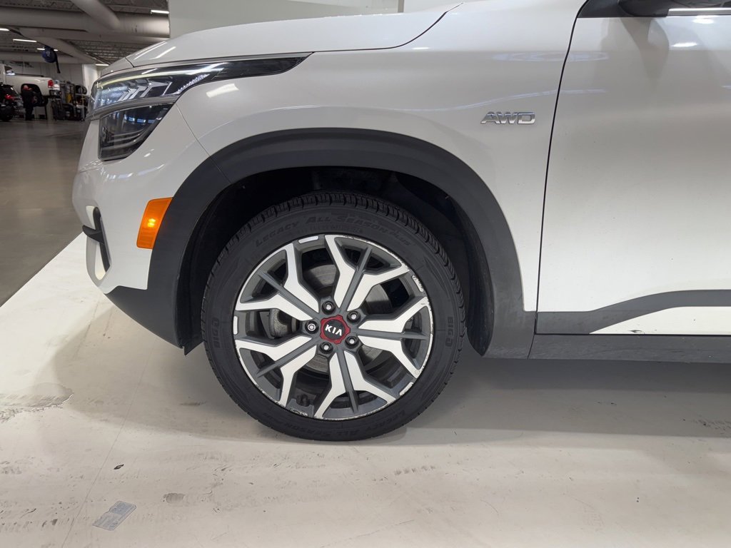 Used 2021 Kia Seltos SX w/ SX Sunroof Package image 9