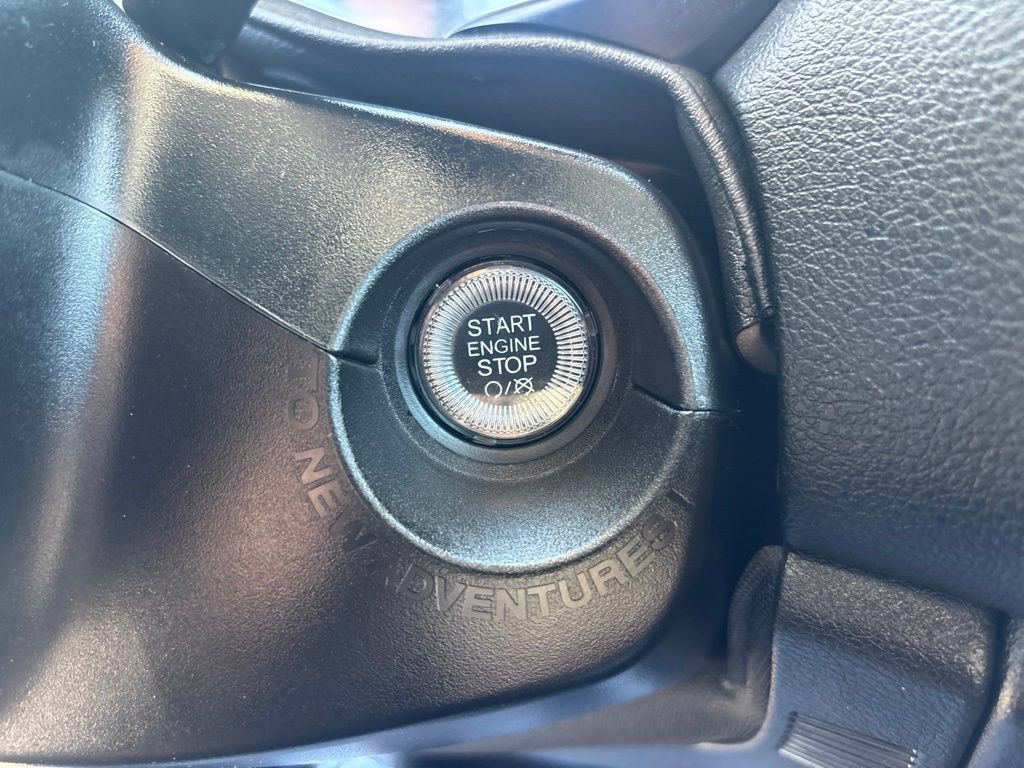 Certified 2023 Jeep Renegade Latitude AWD/4WD image 13